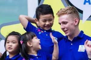 đồng phục trung tâm anh ngữ