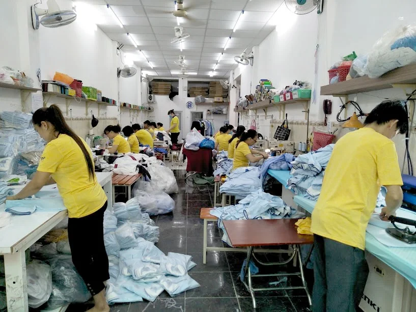 Gợi ý địa chỉ đặt may áo thun đồng phục chất lượng cho doanh nghiệp 9 dong phuc hoang minh 1.jpg