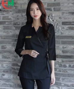 mẫu đồng phục spa cổ vest màu đen
