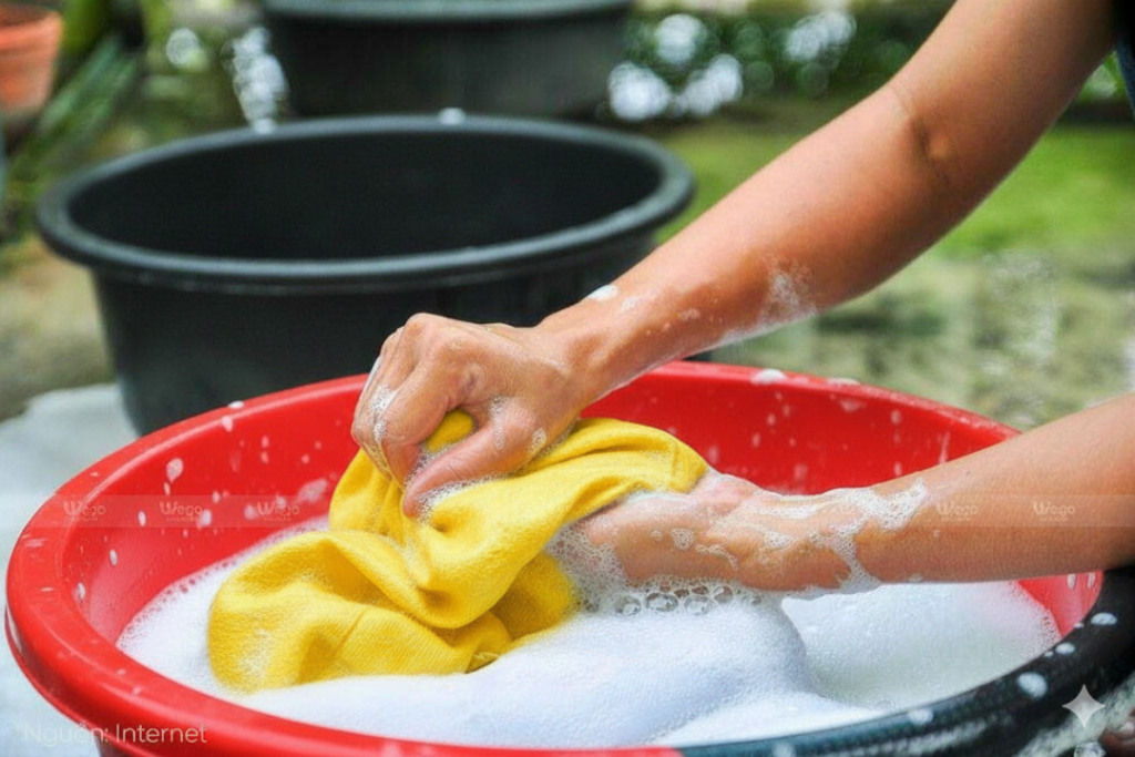 Cách bảo quản đồng phục công sở luôn được bền màu , giữ form
