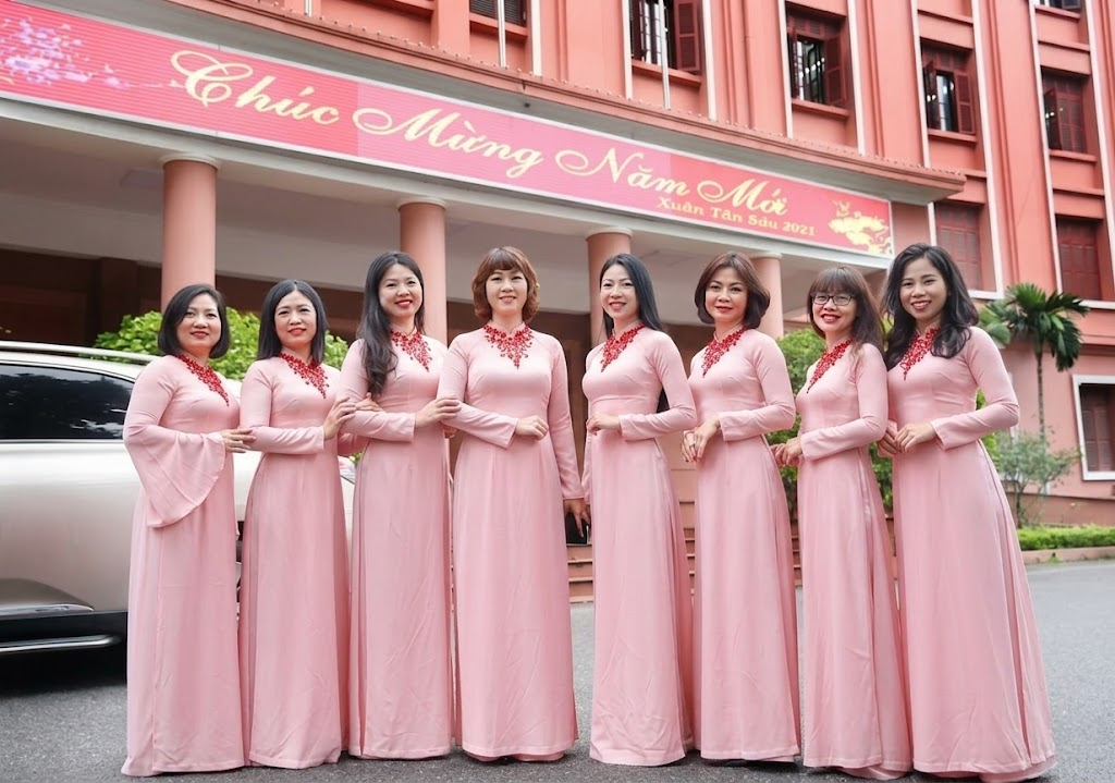 Top 5+ Mẫu Đồng Phục Giáo Viên THCS Chuyên Nghiệp, Hiện Đại Nhất 5 Mẫu áo dài đồng phục giáo viên thcs
